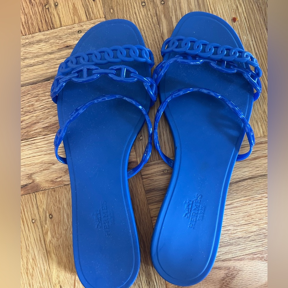 Hermes pool slides